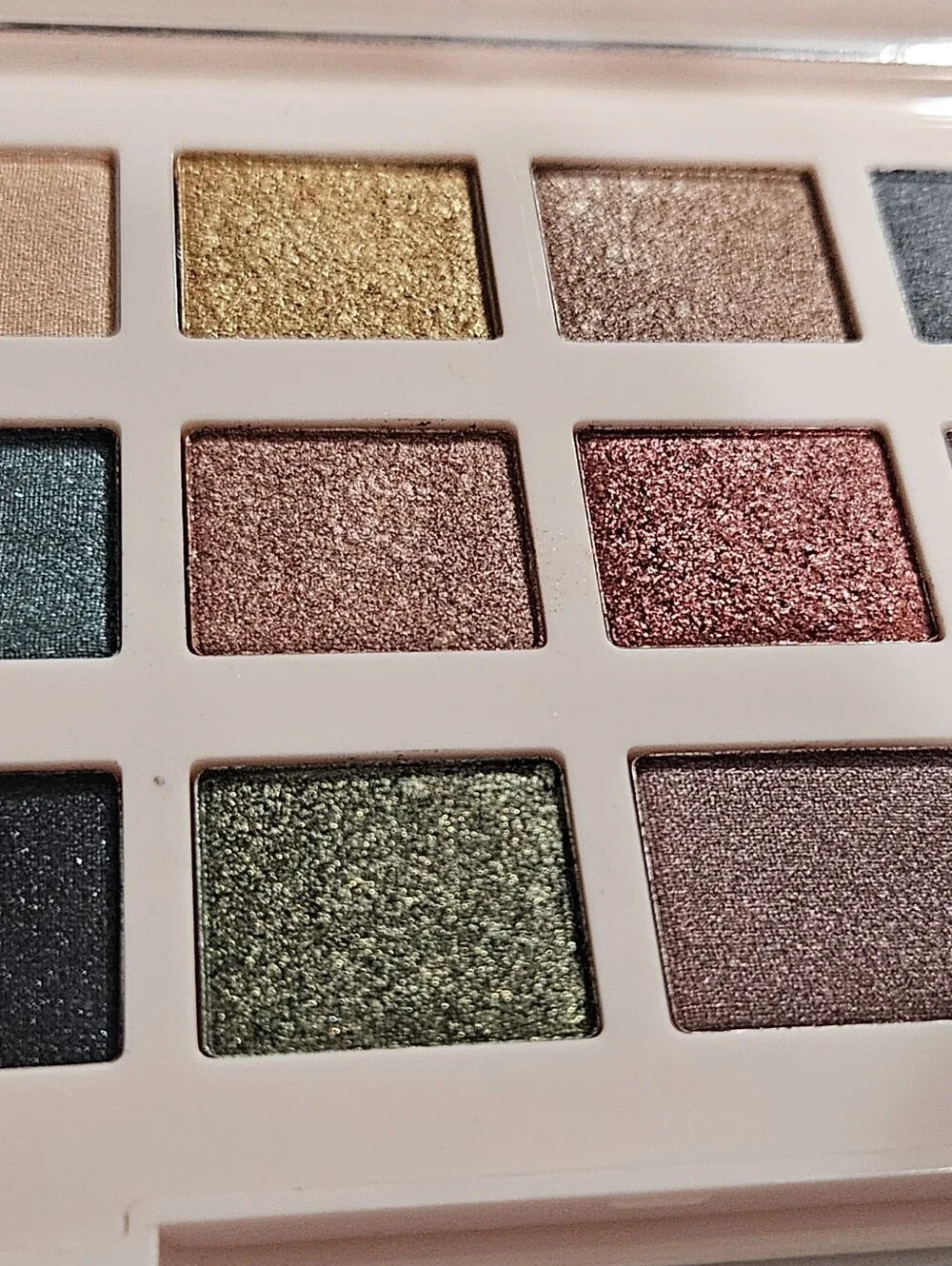 Neutral & Glam Eyeshadow Palette in Pink